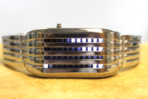 barcode-silver-white-led-SS-strap-01-300